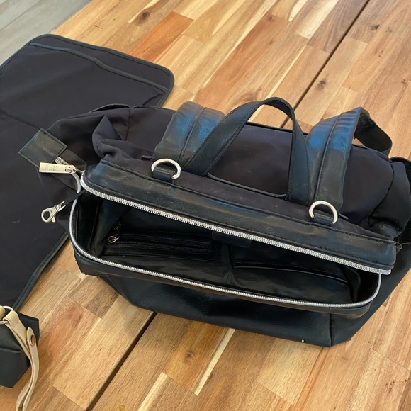 BEIS diaper bag/ backpack - Picture 5 of 6